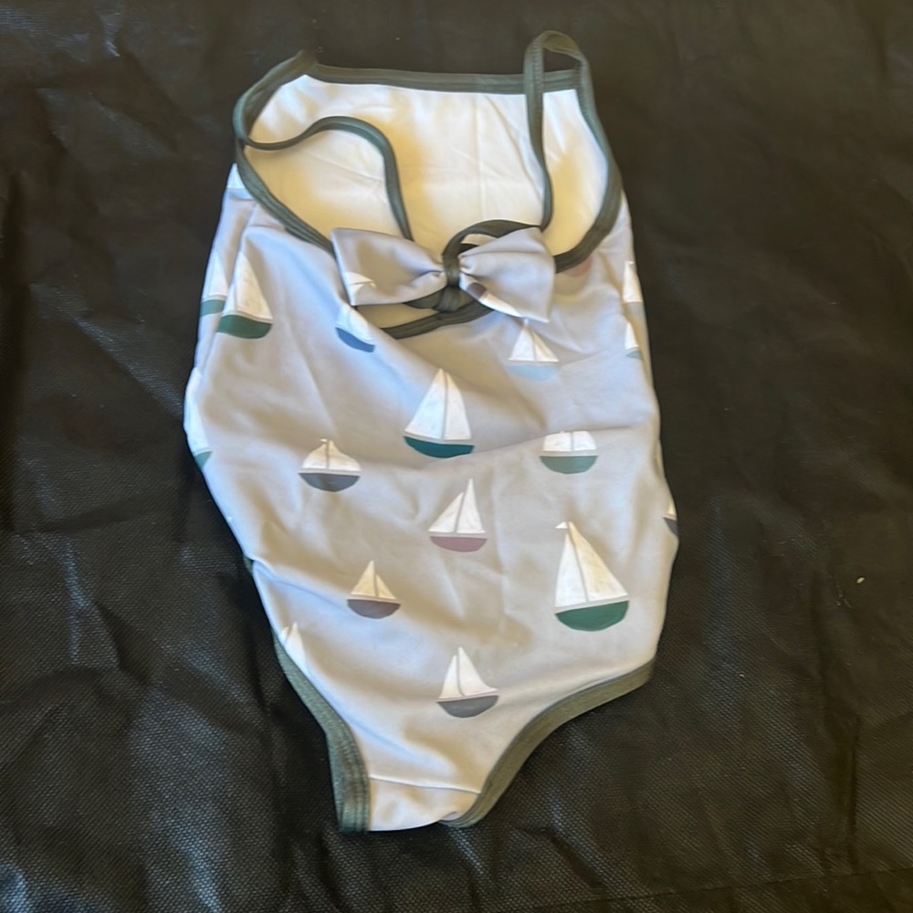 Pearl Street one piece boat